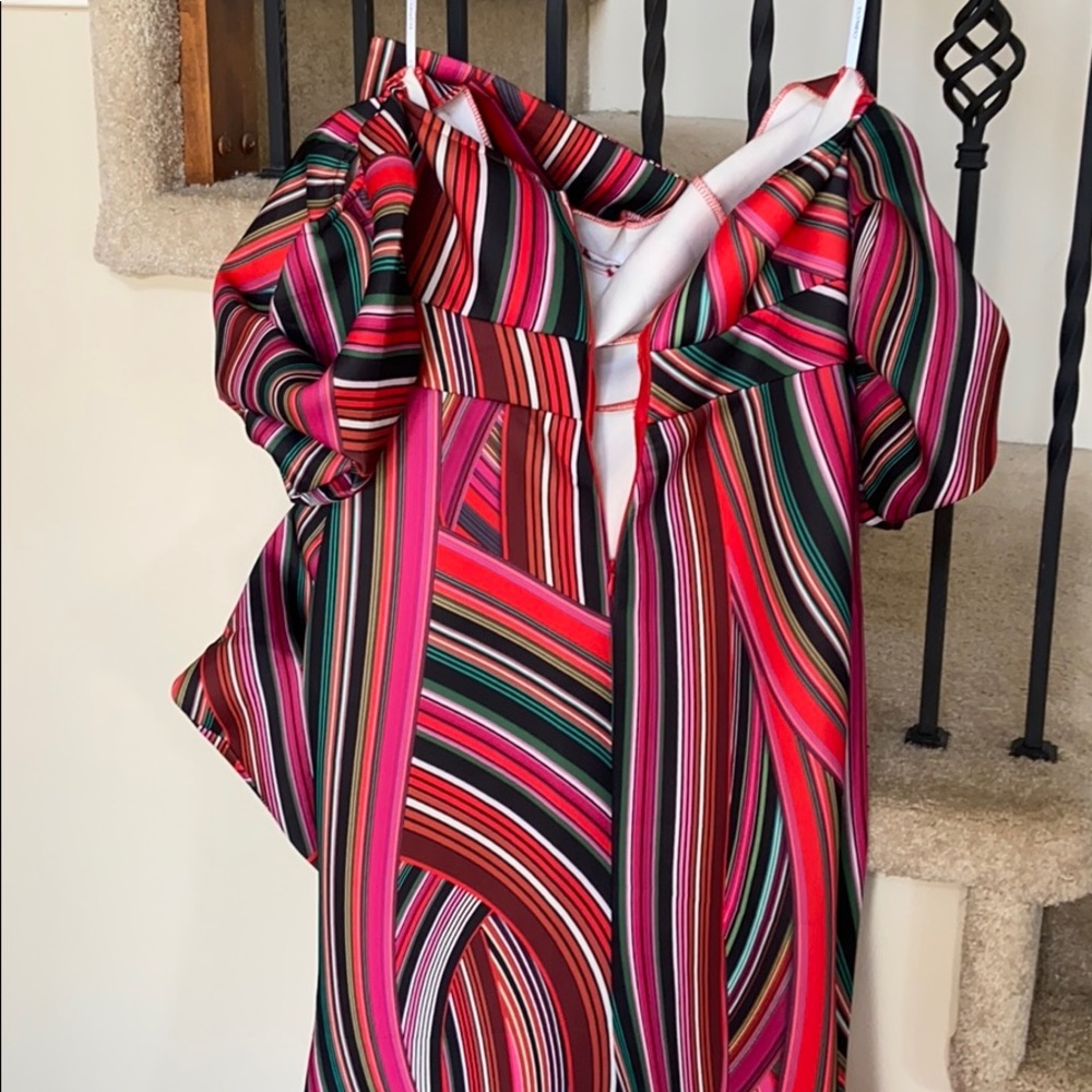 Woman’s Dress - Picture 3 of 7